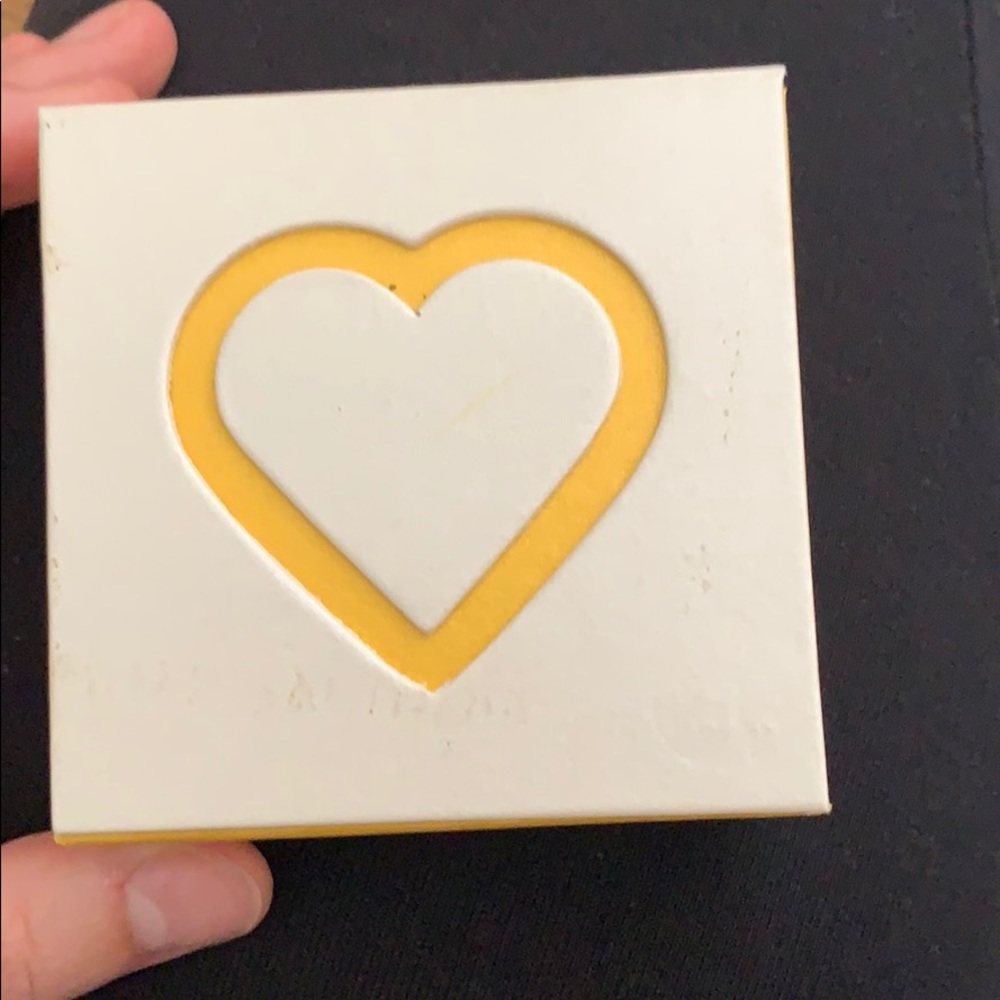 Shell earrings - Picture 3 of 3